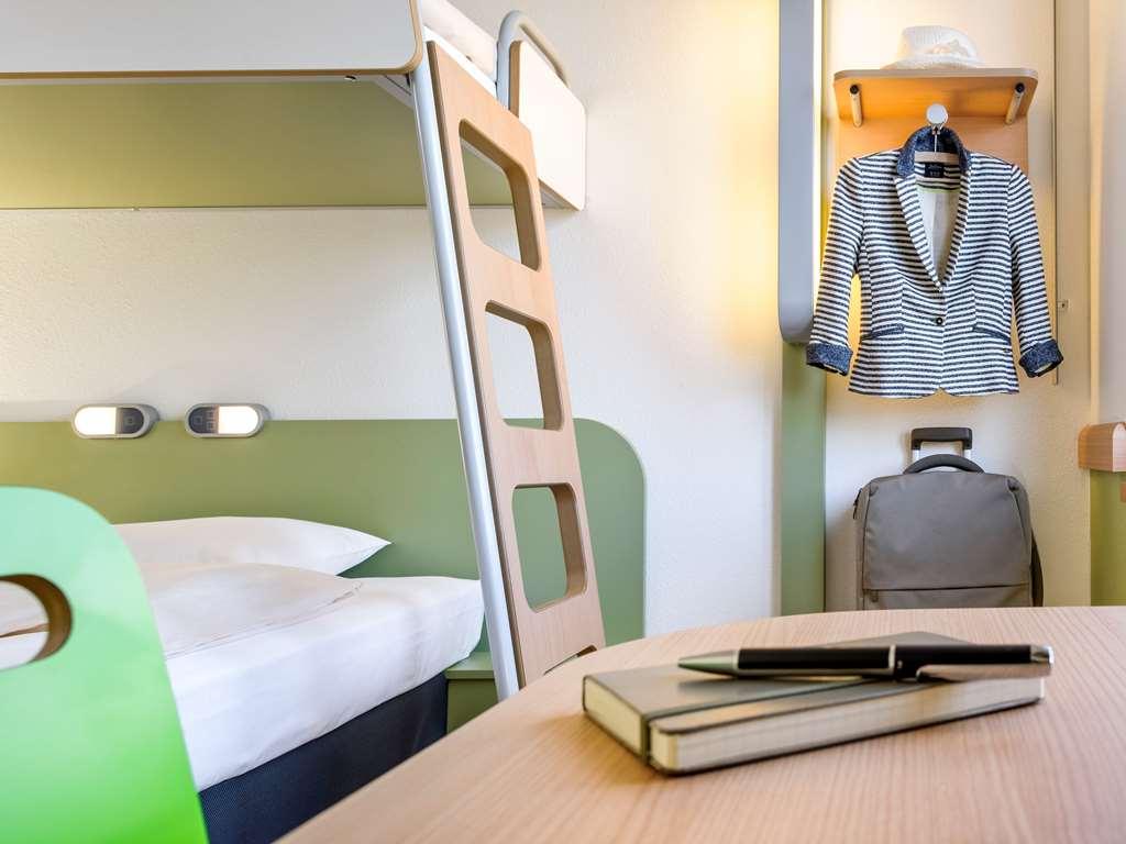 Готель Ibis Budget Velizy Номер фото